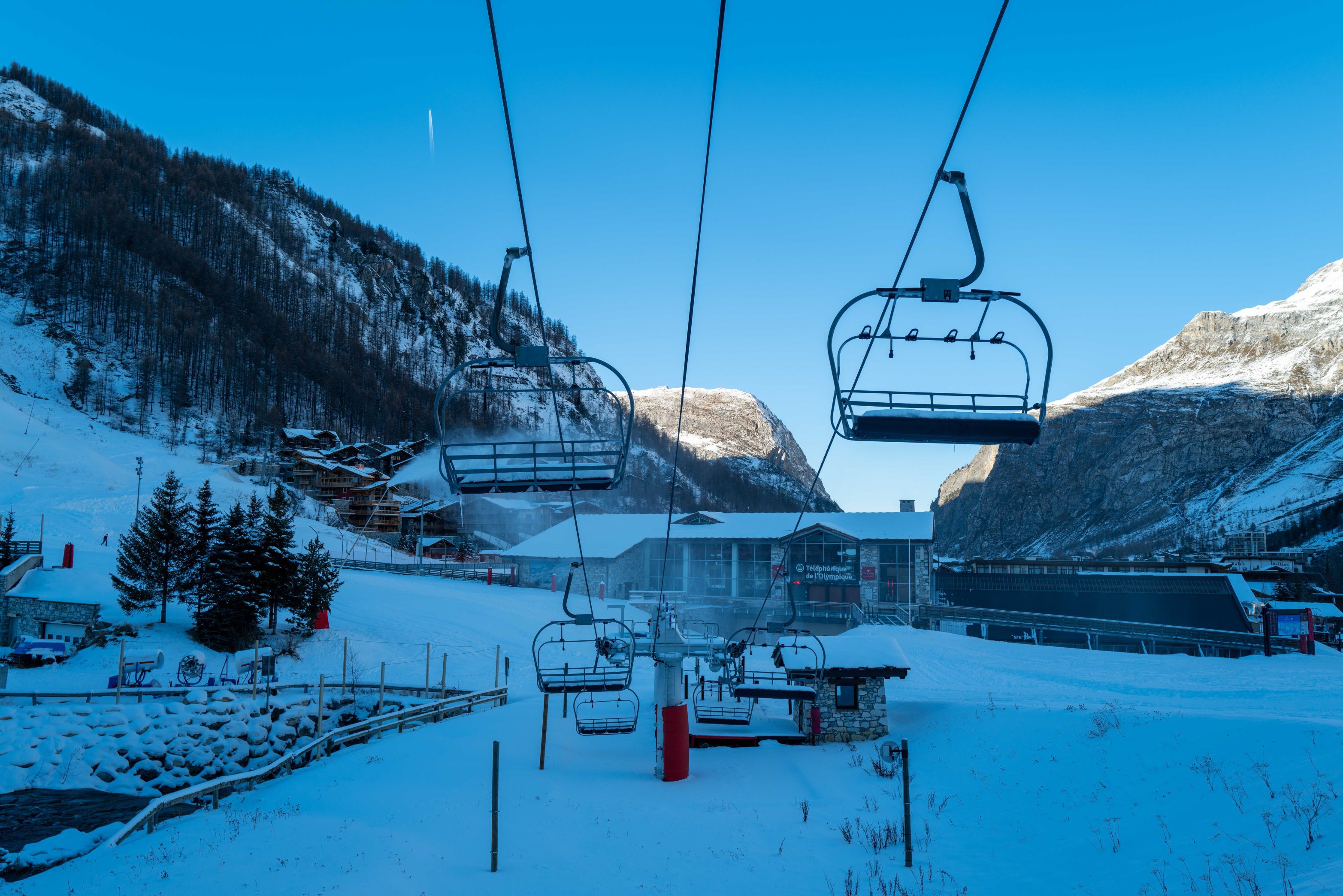 Europenii mai văd pârtiile doar în poze: Piața de ski a continentului este zdrobită de ultimele restricții de circulație