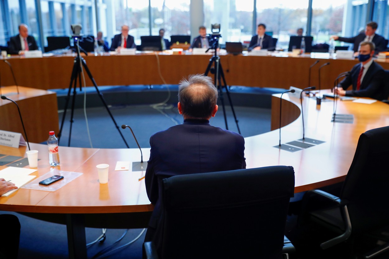 Continuă să cadă capete în scandalul Wirecard: Șeful autorității germane de supraveghere în audit este investigat pentru că a tranzacționat acțiuni Wirecard