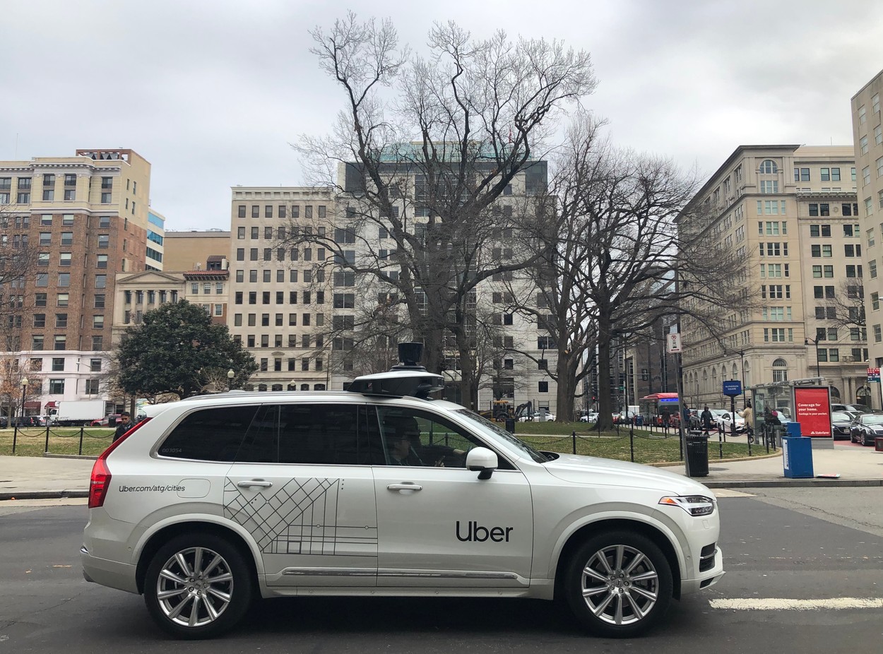 Schimbare de strategie: Uber renunță la visul de a construi propria mașină autonomă și vinde divizia ATG către un startup susținut de Amazon și Sequoia, care atinge o evaluare de 10 mld. dolari