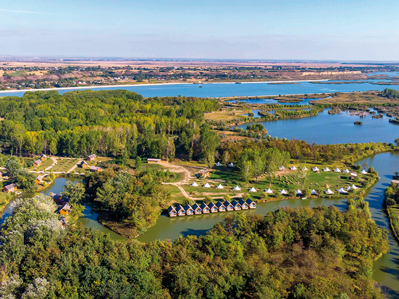 Cum arată cel mai mare parc de agrement din țara noastră care este la doar 3 ore de mers de București Este un loc DE BASM din România.  - GALERIE FOTO