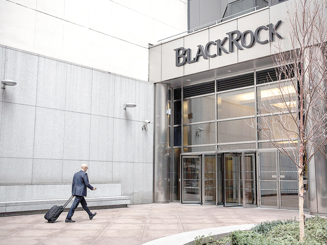 BlackRock, cel mai mare manager de active din lume, va introduce bitcoin ca opțiune de investiții în două fonduri pe care le gestionează