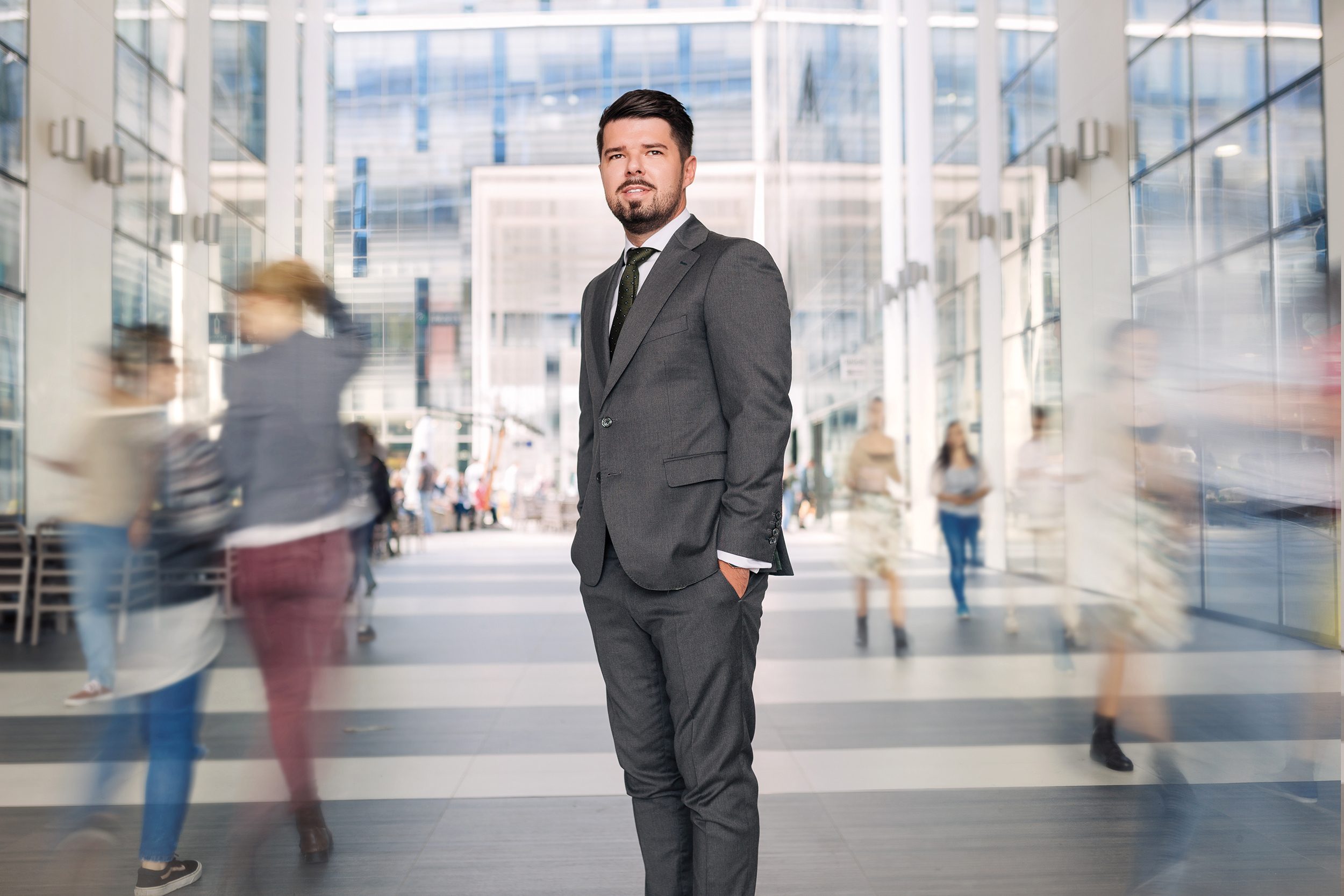 Cine este tânărul care a dus o afacere înființată în Cluj pe trei continente. "Businessul e, până la urmă, despre oameni, nu despre cifre"