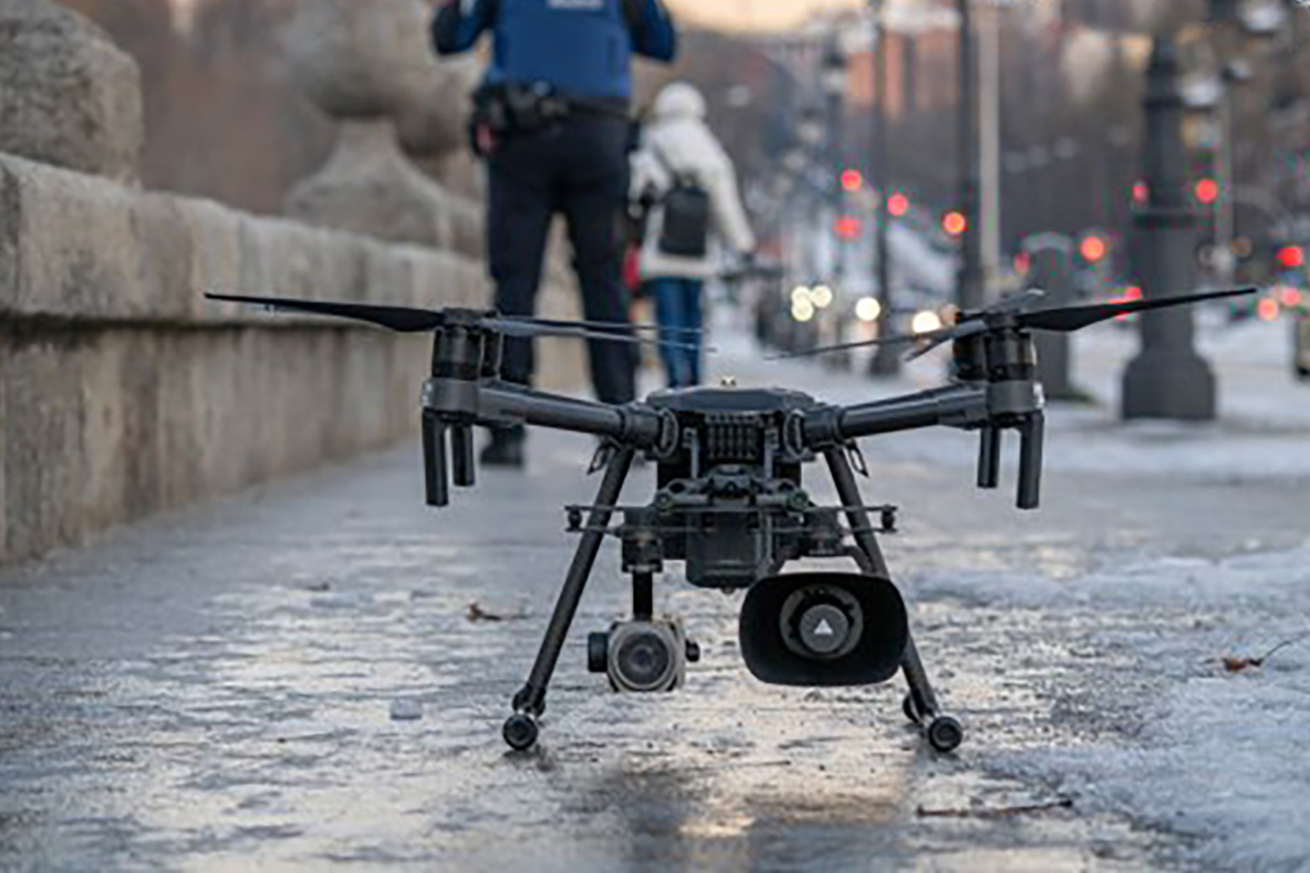 Atmosferă de război și oameni păziți cu dronele într-unul dintre cele mai mari orașe din lume. Un sfert dintre locuitori sunt puși sub CARANTINĂ TOTALĂ