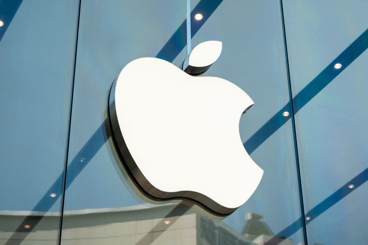Apple plănuiește să lanseze primele telefoane pliabile din istoria companiei