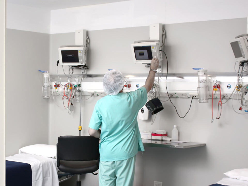 Pariul pe sănătate privată. Șase fonduri de investiții au cumpărat doar în ultimii doi ani șapte companii locale active în domeniul de sănătate privată, pariind 100-150 mil. euro