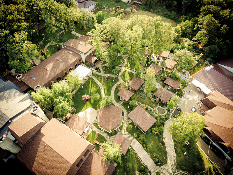 Un business extrem de profitabil: doi antreprenori români au investit într-un ”Castel” în Iași. După numai 7 ani, au ajuns la afaceri de 3,15 mil. euro. Care este rețeta succesului