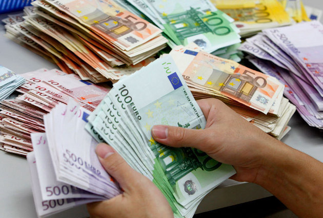 Aurelia Surulescu, directoarea de la ARR, spune că declarația de avere este greșită. Nu câștigă 18.000 de euro pe lună, ci doar 1.360