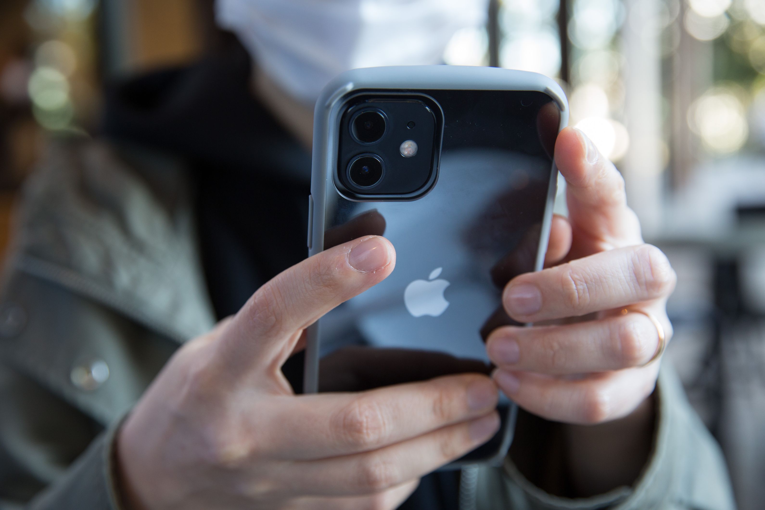 Apple conduce din nou piața smartphone-urilor: Vânzările de iPhone-uri cu 5G au crescut masiv în T4