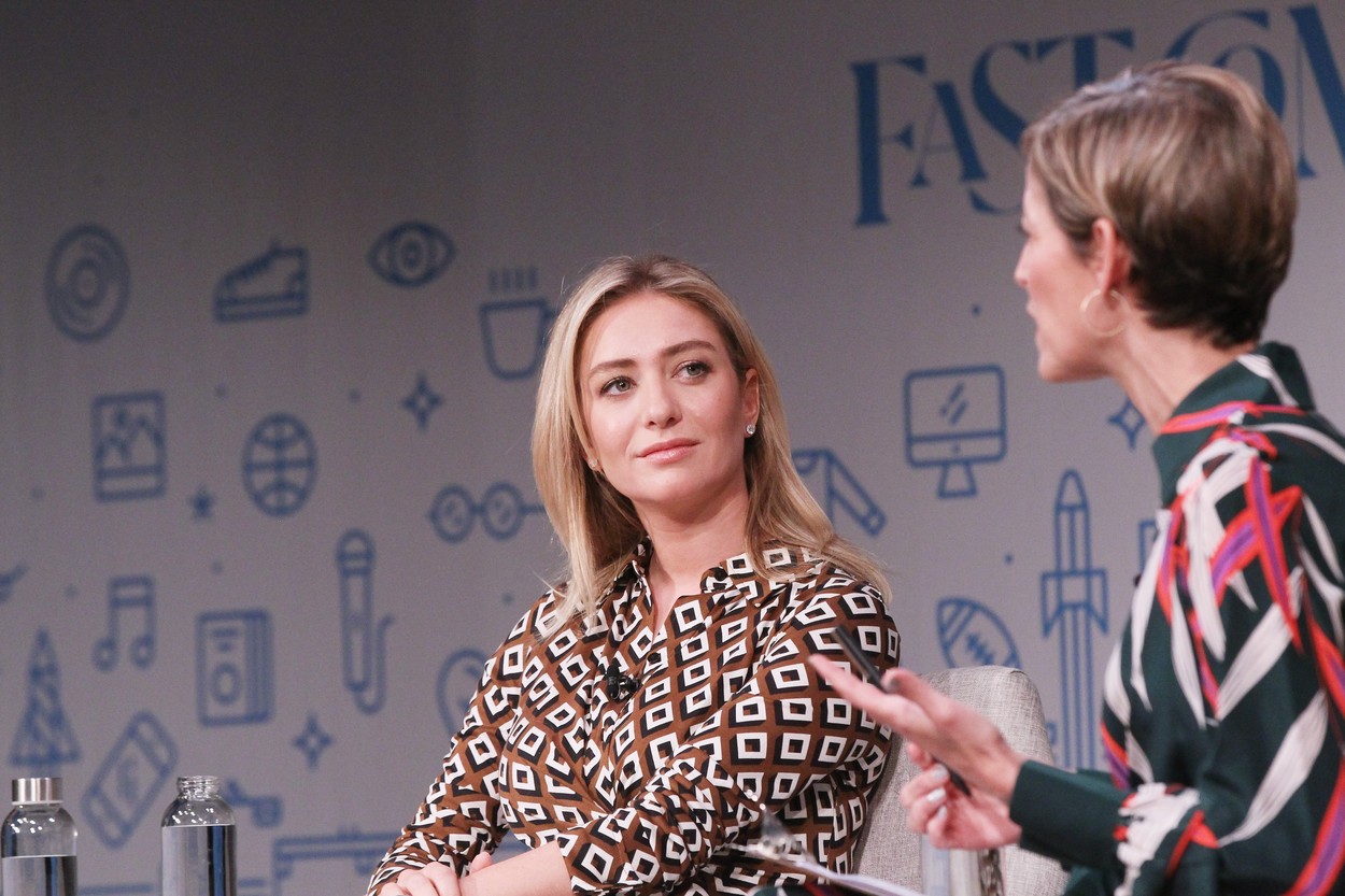 Efectele listării Bumble: CEO-ul platformei de dating a devenit cea mai tânără miliardară self-made din lume și cea mai tânără femeie care a listat o companie pe bursa din New York