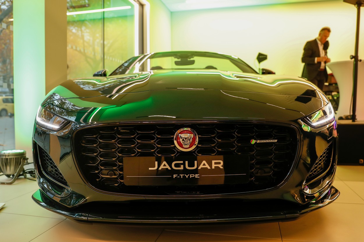 „Luxul este curat”: Jaguar anunță că va produce exclusiv vehicule electrice începând cu 2025 și avertizează că va reduce semnificativ forța de muncă