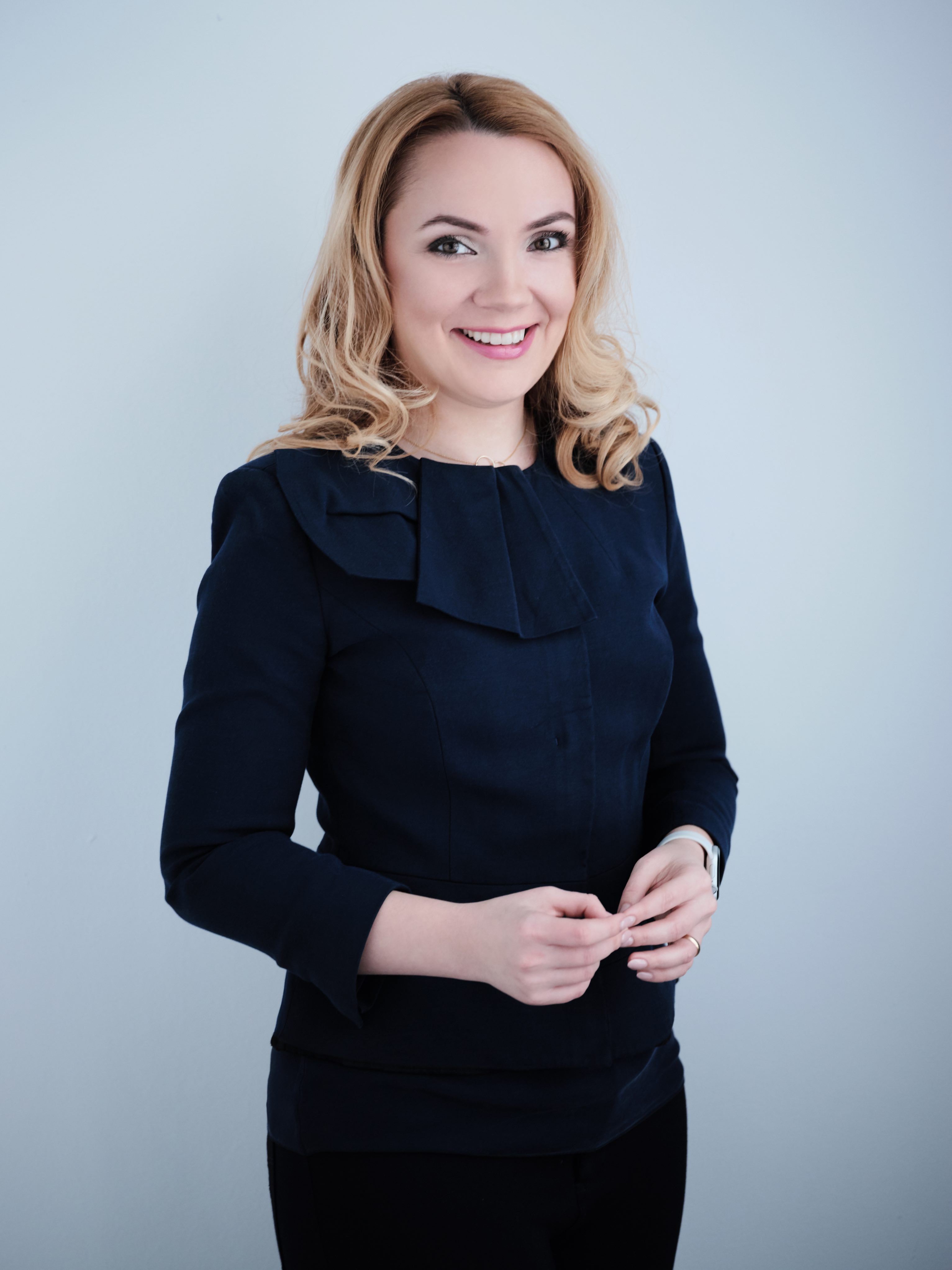 Ce haine cumpără românii în pandemie. Pantofii cu toc, tăiați de pe lista de cumpărături