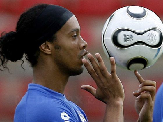 Mama fostului fotbalist brazilian Ronaldinho a murit din cauza complicațiilor Covid