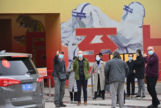 Echipa OMS din Wuhan a primit date pe care „nimeni nu le-a văzut până acum” și nu exclude posibilitatea că virusul a scăpat dintr-un laborator