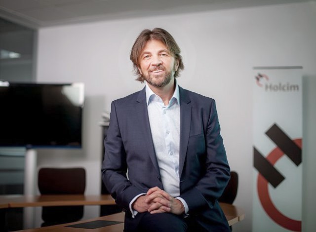 Managerii care au pe mâini cei mai mari producători de materiale de construcții din România gestionează businessuri de peste 8 mld. lei