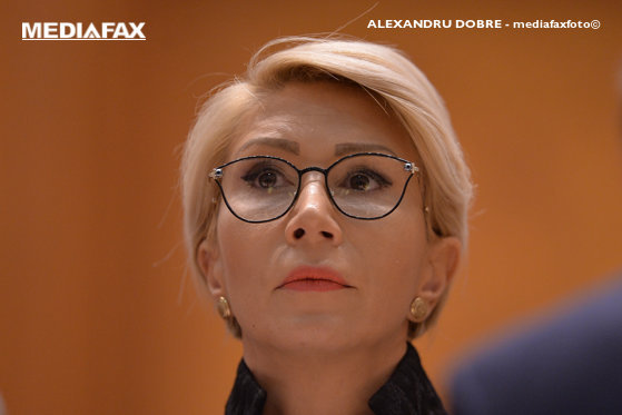Cine sunt singurii romani care vor mai putea să cumuleze pensia cu venitul de la stat