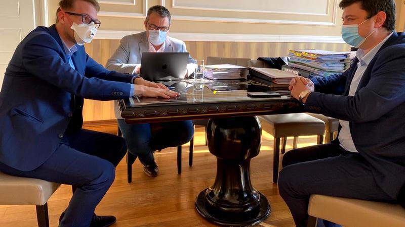 Război total între USR PLUS și PNL! Dominic Fritz îi spulberă pe liberalii din Timiș. Cum i-a putut numi pe „partenerii” din coaliția de guvernare!