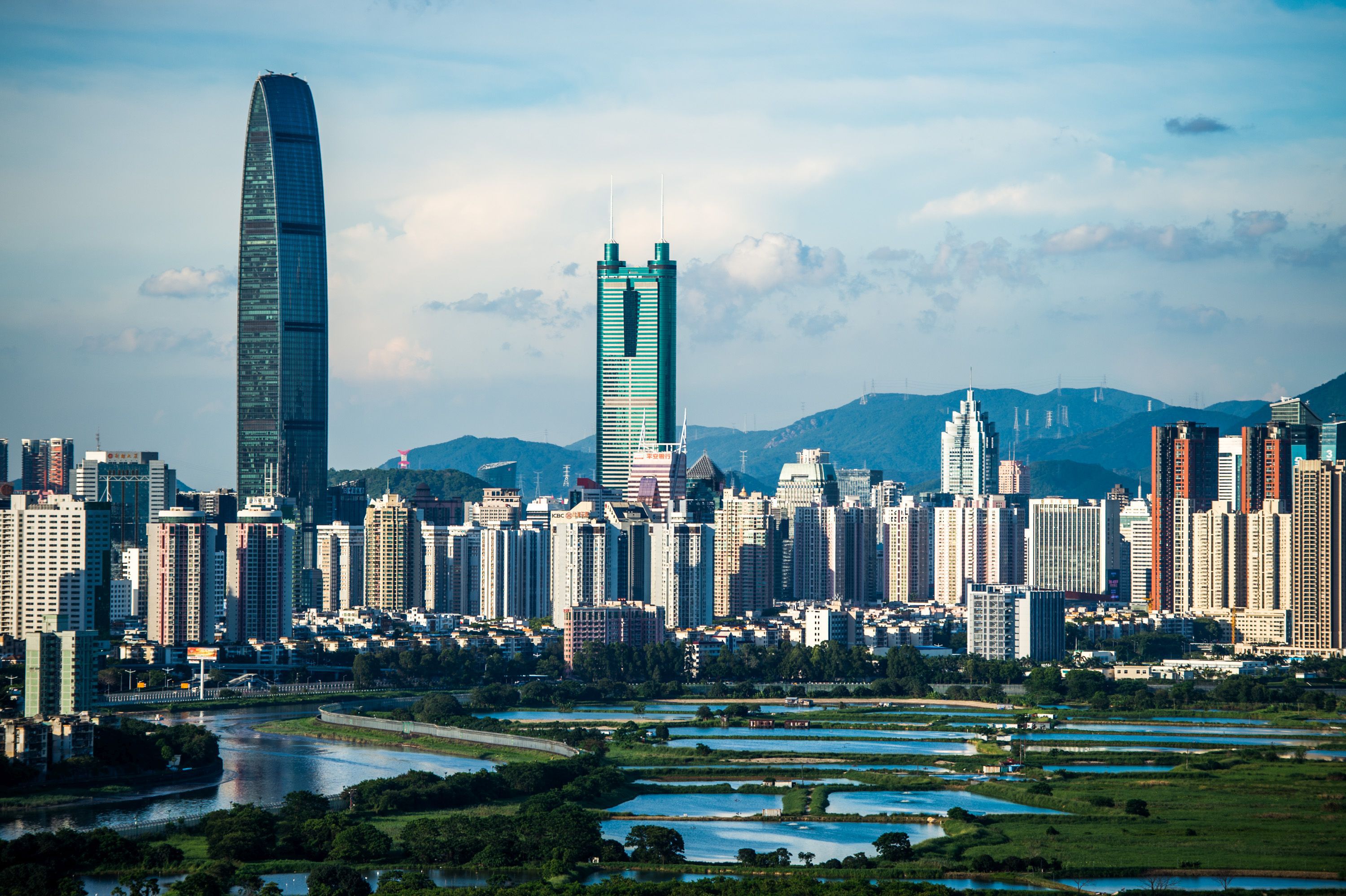Hong Kong oprește vaccinarea cu Pfizer / BioNTech COVID-19, investighează modul de ambalare