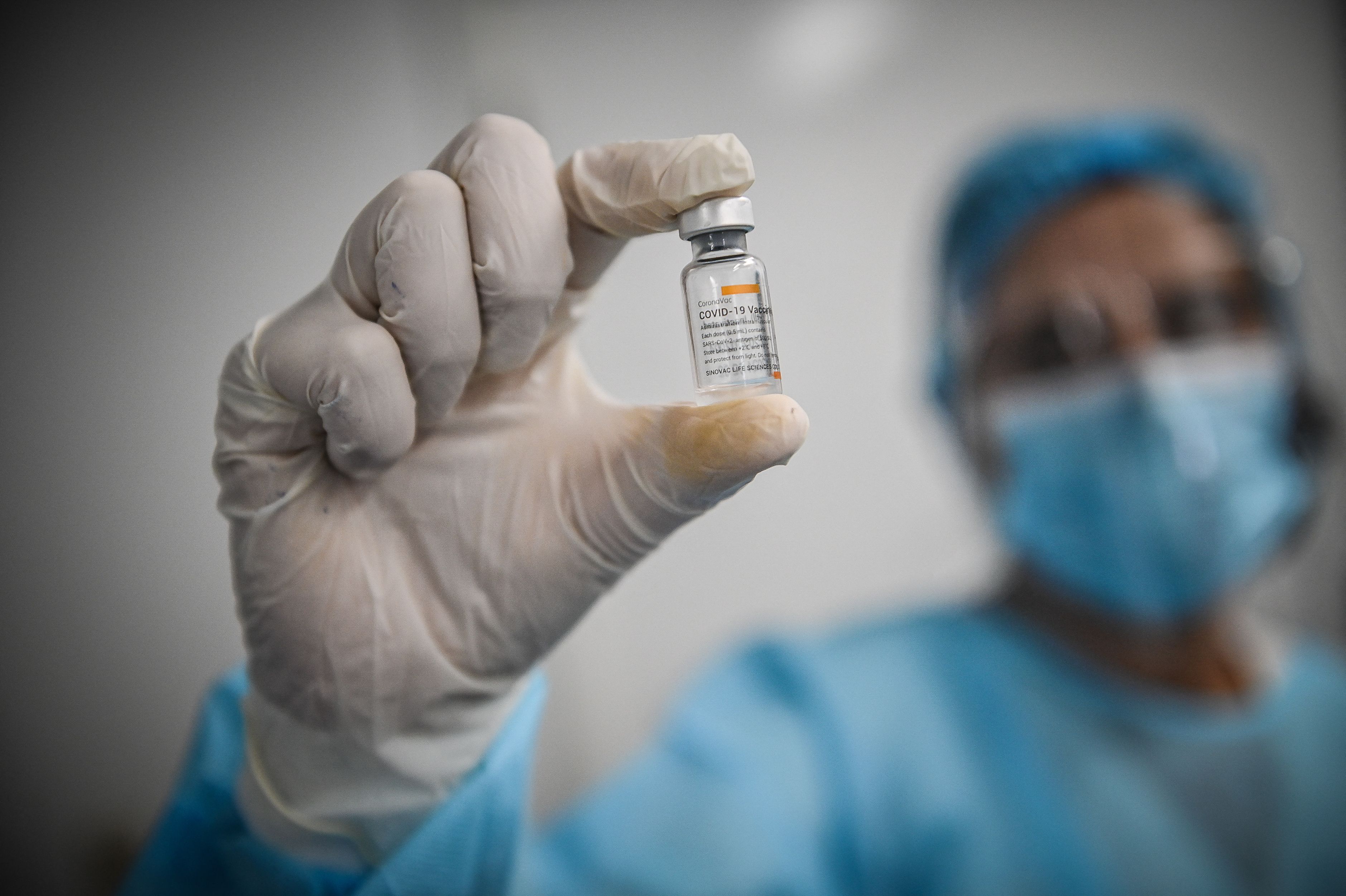 Ce țări conduc în cursa vaccinării anti-coronavirus: Numărul de doze administrate este de aproape trei ori mai mare decât numărul de infecții la nivel mondial