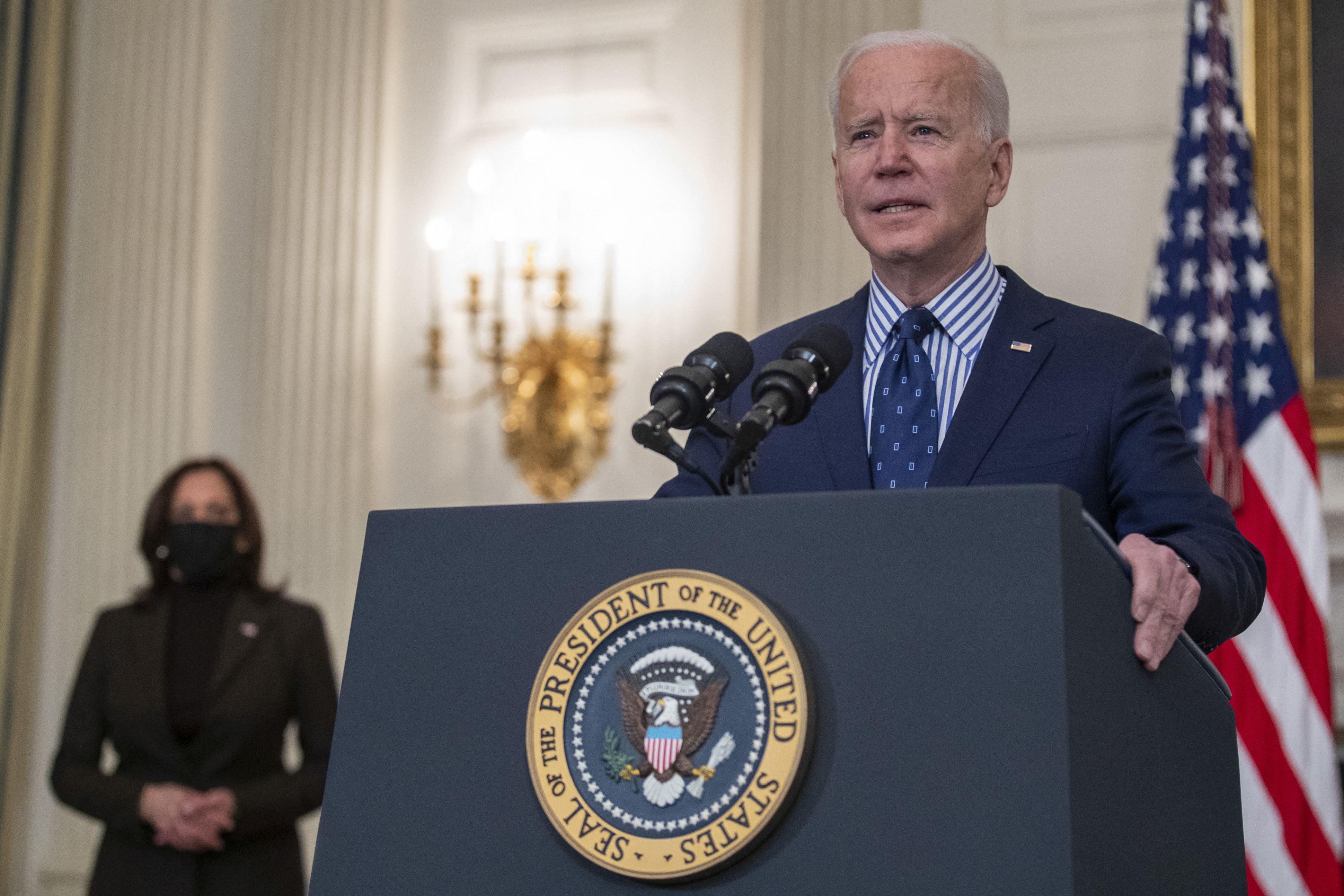 Ce conține pachetul de stimulare al lui Biden, prin care speră să revigoreze economia SUA: Aproape fiecare american va primi 1.400 de dolari. Se conturează anul acesta o creștere economică de 6,5%