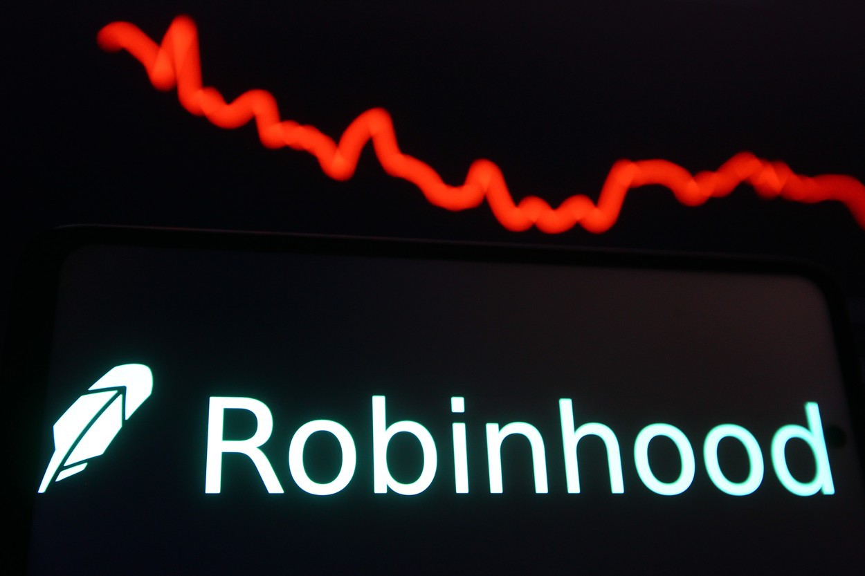 După un început de an dezastruos, aplicația de trading Robinhood se pregătește în secret de listarea la bursă, la scurt timp după ce rivalii de la eToro au anunțat o mișcare similară