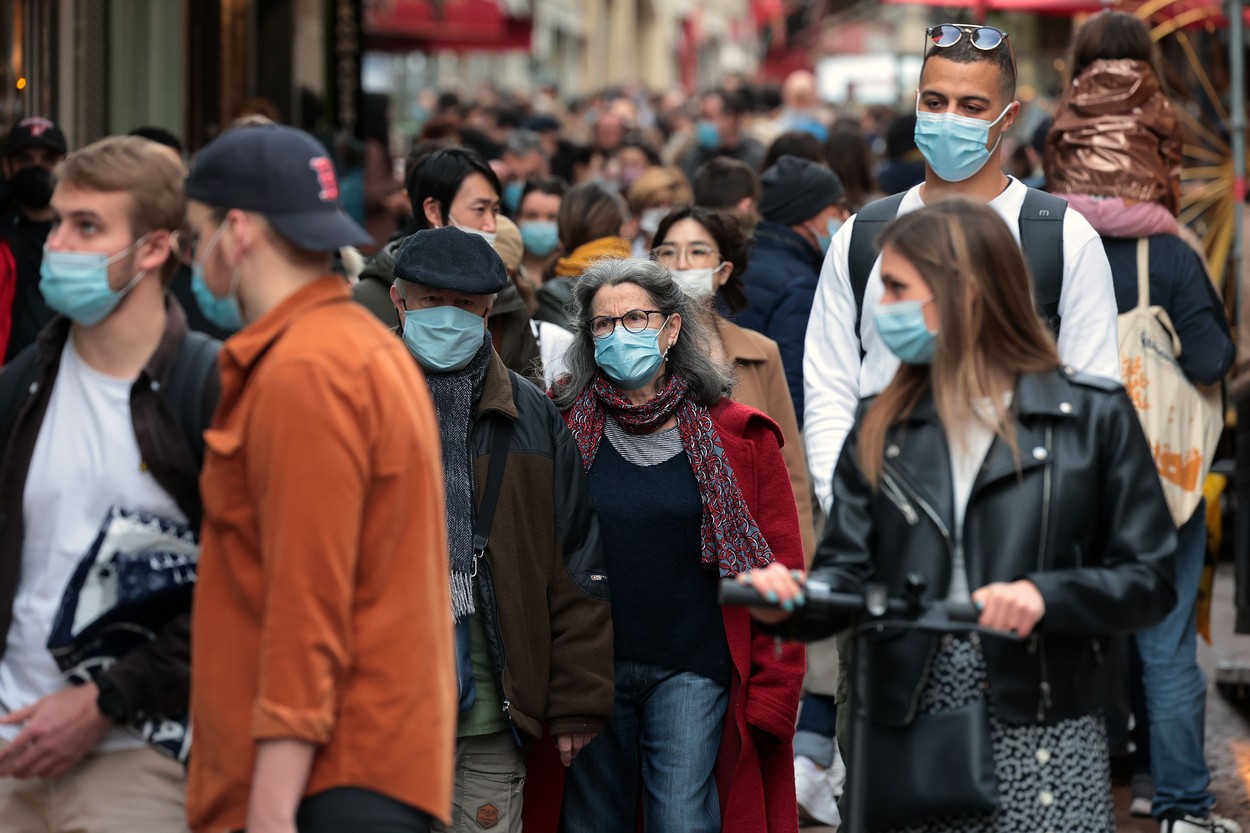 Unul dintre cele mai mari orașe din lume intră într-un blocaj de o lună, pe fondul temerilor celui de-al treilea val al epidemiei