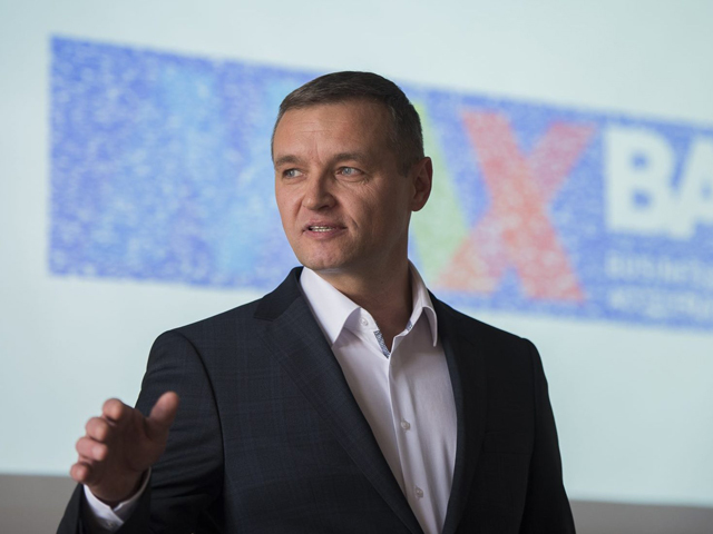 Parlamentarii pregătesc un proiect de lege pentru a atrage nomazii digitali. ”România are un potențial uriaș pentru că avem o viteză de internet bună, avem conectivitate bună și un cost de trai scăzut”