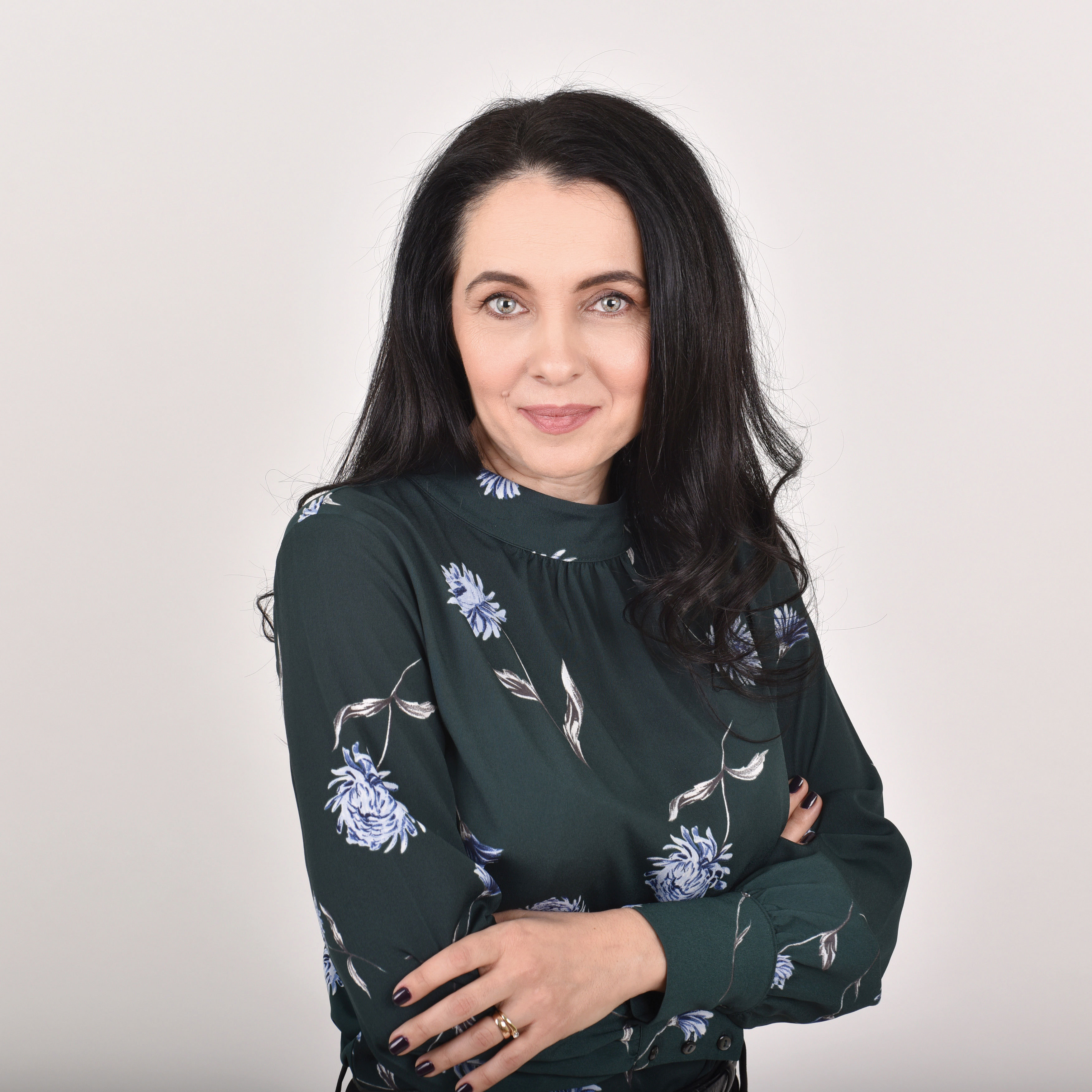 Cătălina Dodu: Puterea și feminitatea nu se exclud și cred că e important să ne găsim puterea în ceea ce suntem