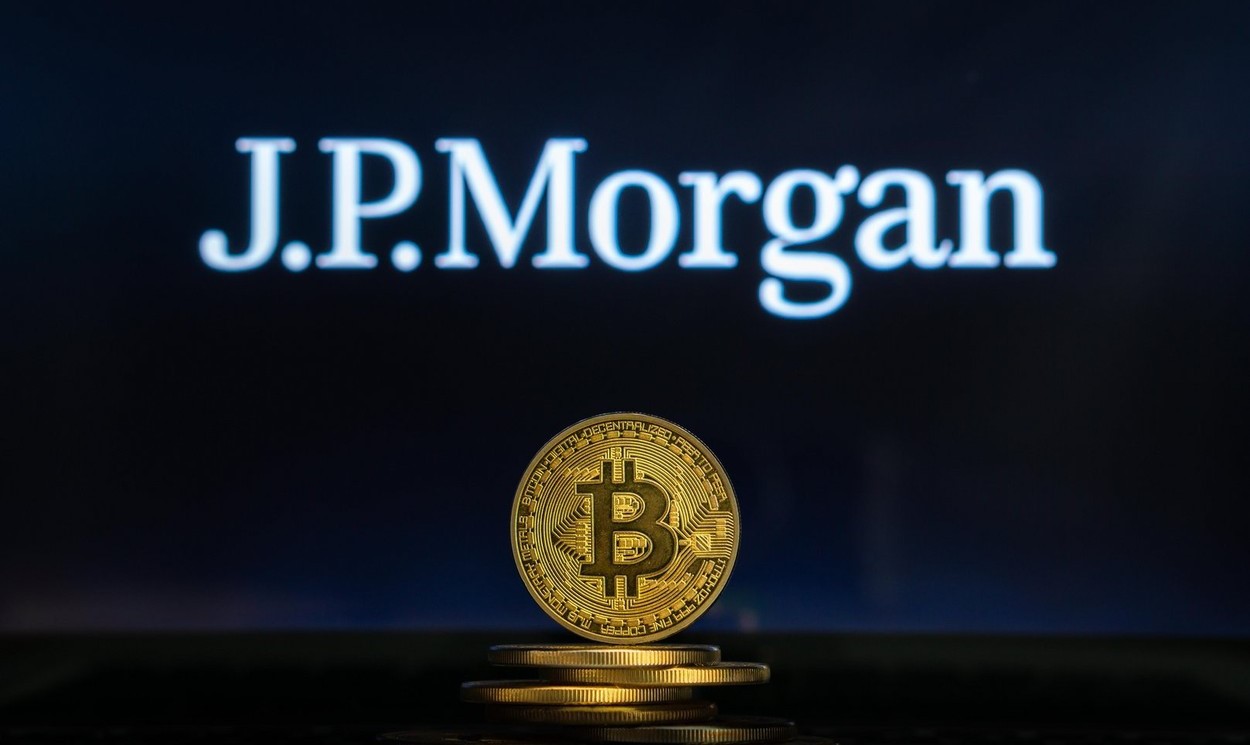 Cea mai mare bancă din Statele Unite îmbrățișează criptomonedele: Gigantul JPMorgan vrea să ofere un fond de Bitcoin clienților înstăriți ai companiei