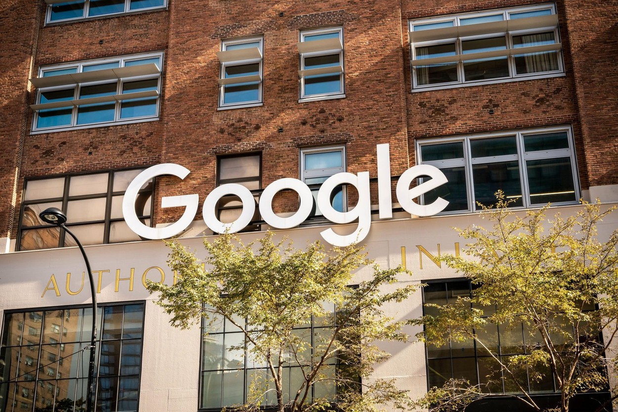 Alphabet este o mașină de făcut bani. Gigantul american din spatele Google a raportat vânzări de peste 55 mld. dolari în T1, în creștere cu 34%. Profitul a crescut cu 160%