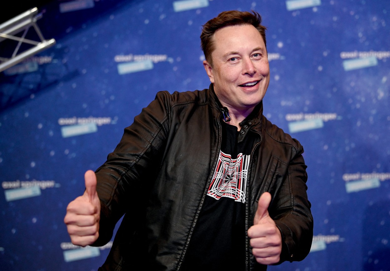Elon Musk câștigă pariul cu investitorii: Tesla rapotează cel mai mare profit trimestrial, de 438 milioane de dolari, la vânzări de 10,4 miliarde de dolari. Acțiunile scad însă cu 2%