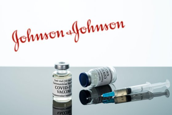 Milioane de doze de vaccin Johnson & Johnson compromise după ce au fost contaminate de ingrediente destinate vaccinului AstraZeneca, la o fabrică din SUA