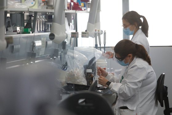 O treime dintre persoanele care au avut COVID-19 suferă de „boli ale creierului” - STUDIU