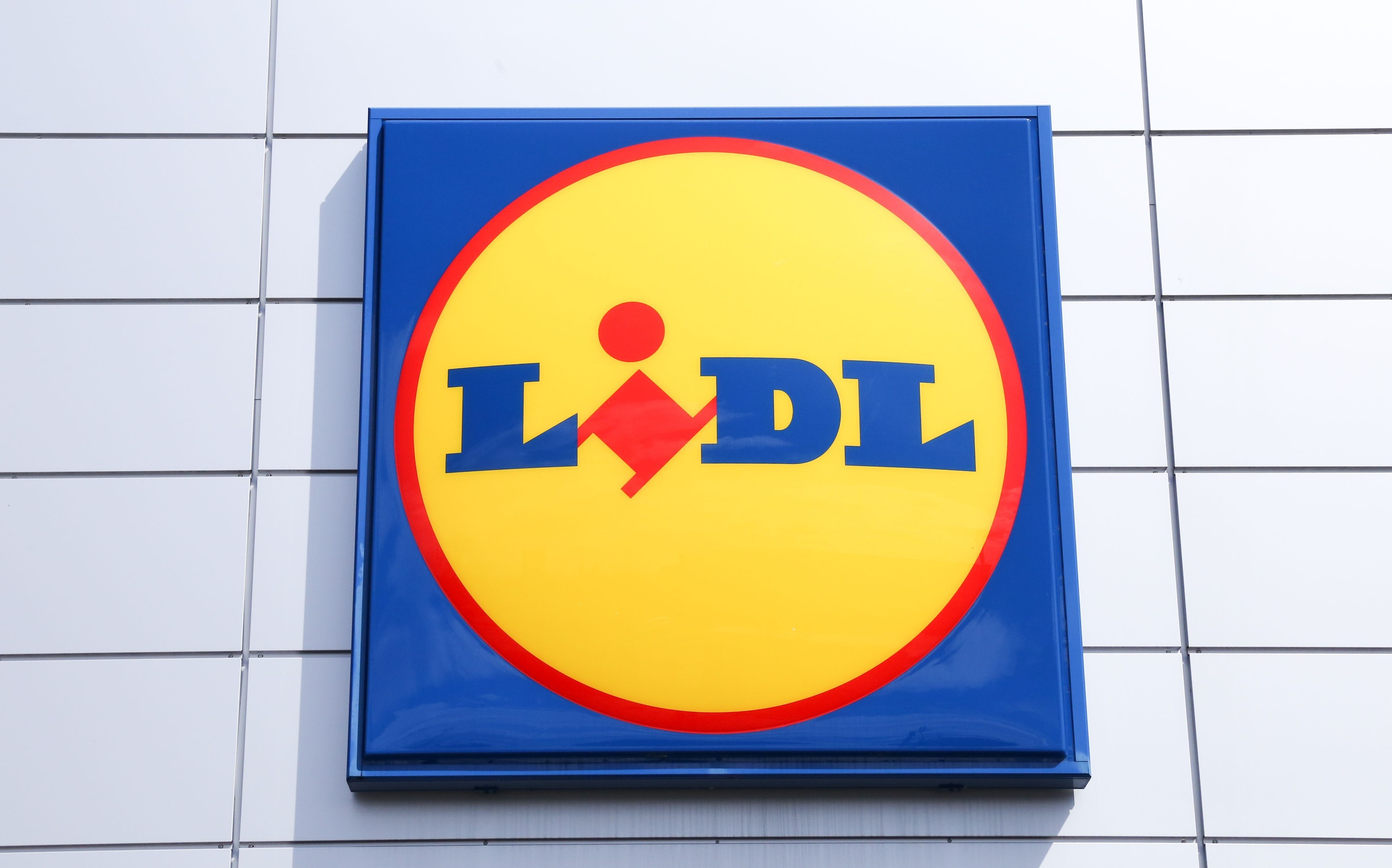 Modificare importantă făcută de Lidl. Ce schimbare importantă pe care trebuie să o știe toți clienții a facut retailerul prezent deja în peste 30 de magazine
