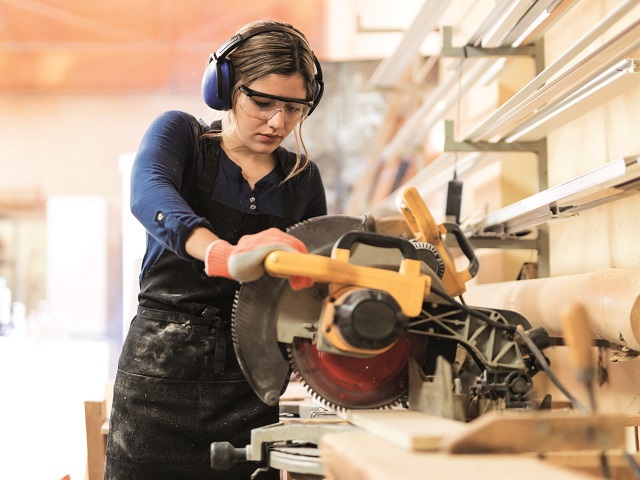 Marea revenire economică ar putea aduce și o mare criză de forță de muncă în Europa, însă Estul ar putea profita dacă restricțiile de circulație persistă