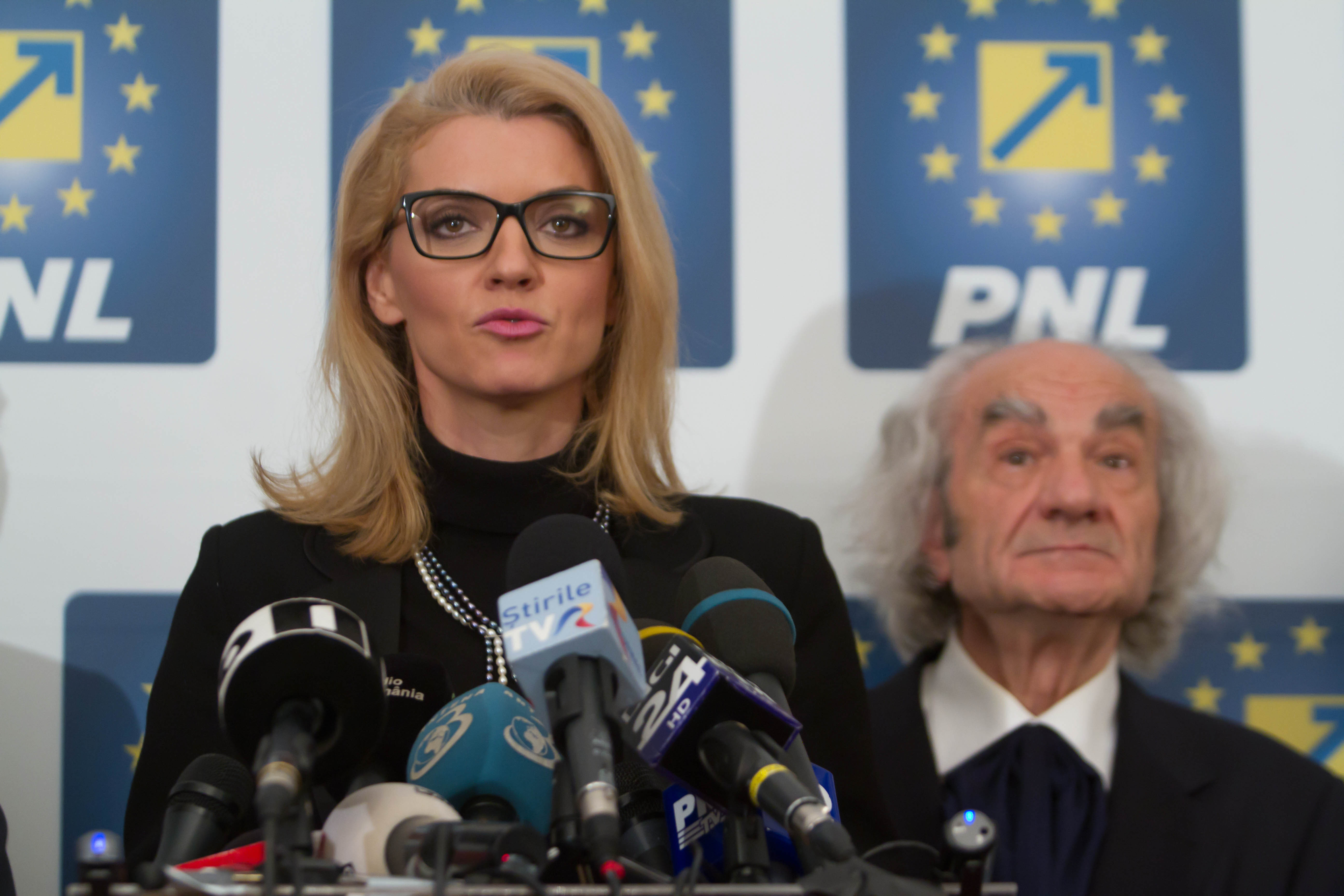 Alina Gorghiu, amuzată de declarația lui Nicușor Dan privind tunsul: Eu zic că da