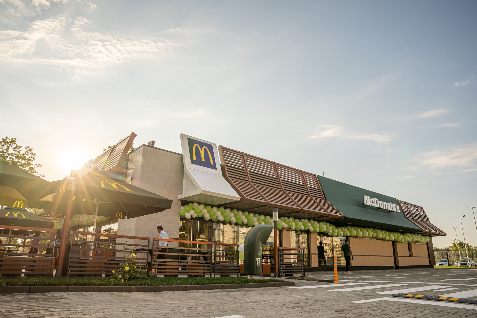 McDonald’s vrea să angajeze peste 1.000 de oameni în cele 88 de restaurante pe care le operează în România