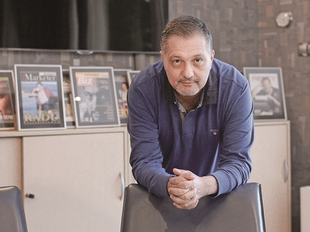 Octavian Radu, proprietarul librăriilor Diverta, a vândut un pachet de 1,2 mil. acțiuni deținute la  Evergent Investments, fostă SIF Moldova, pentru 1,7 mil. lei