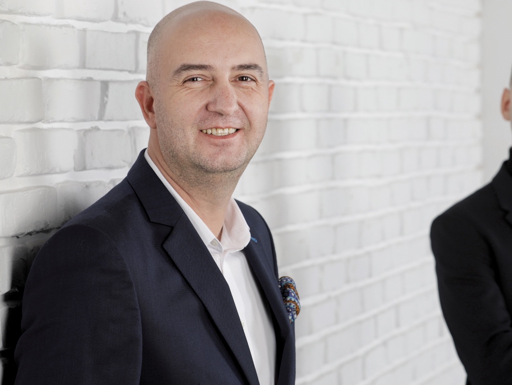 Povestea omului care a creat o afacere de milioane de euro în România din vânzarea unui singur produs care costă 5 lei