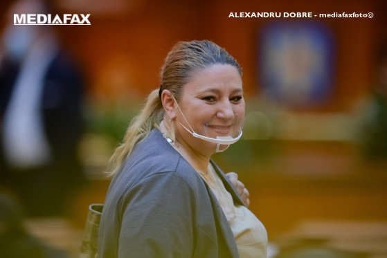 Chestorul Senatului, Sergiu Vlad, acuză că a fost agresat fizic de Diana Șoșoacă. „Mă gândesc la plângere penală”