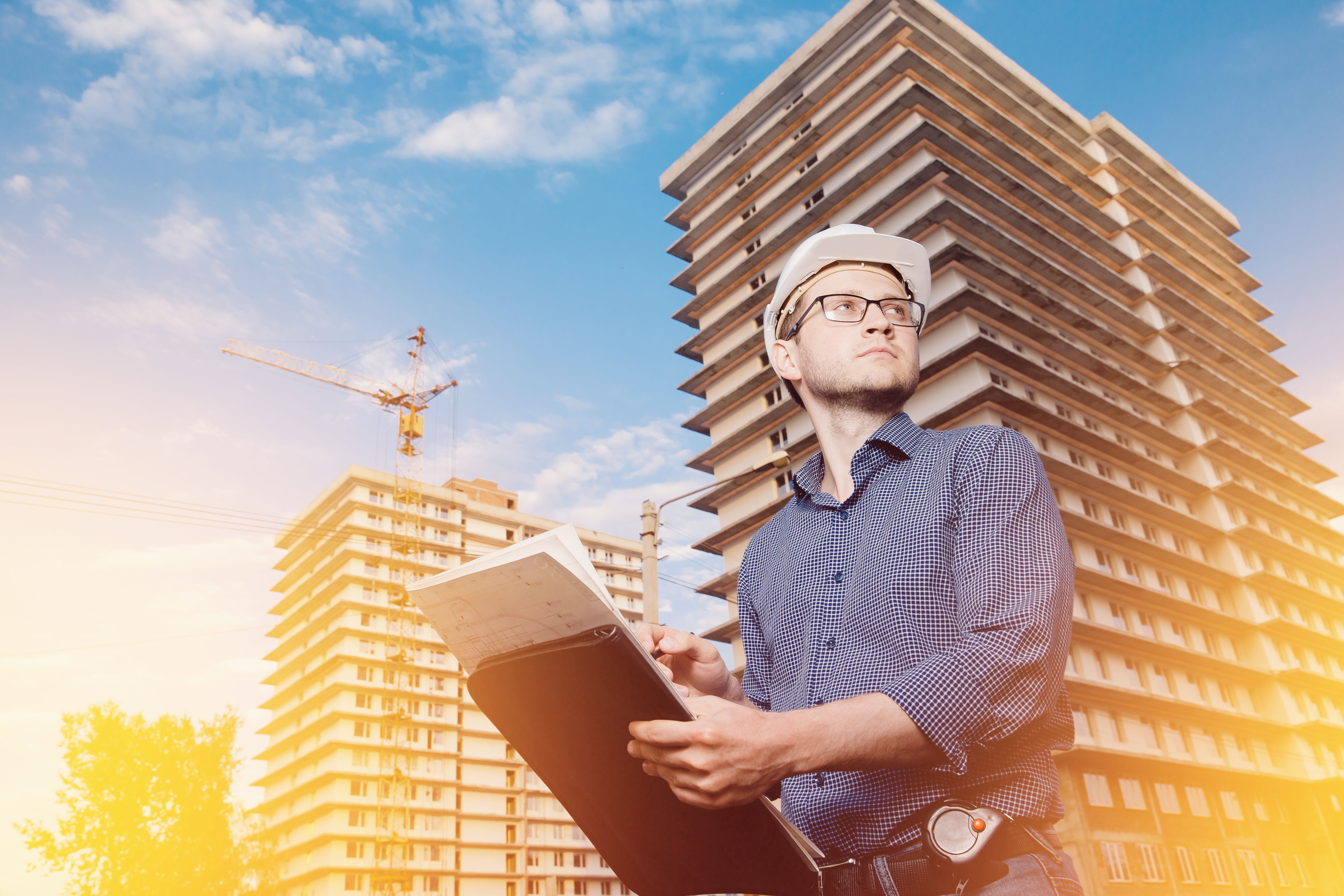 Cine a condus topul constructorilor în ultimul deceniu? O companie străină s-a menținut la vârf 7 ani, însă liderul cu capital românesc a fost de cele mai multe ori altul de la an la an