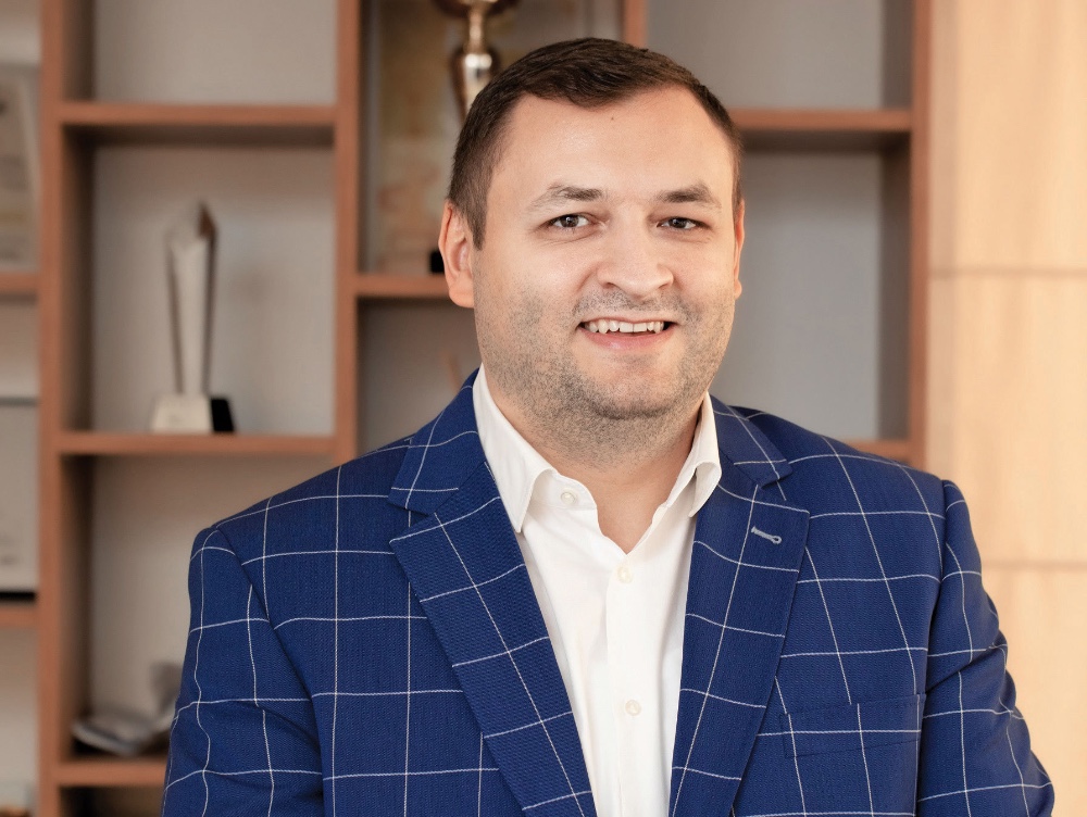 Povestea medicului de doar 37 de ani care a dezvoltă o afacere uriașă, de milioane de euro, în România