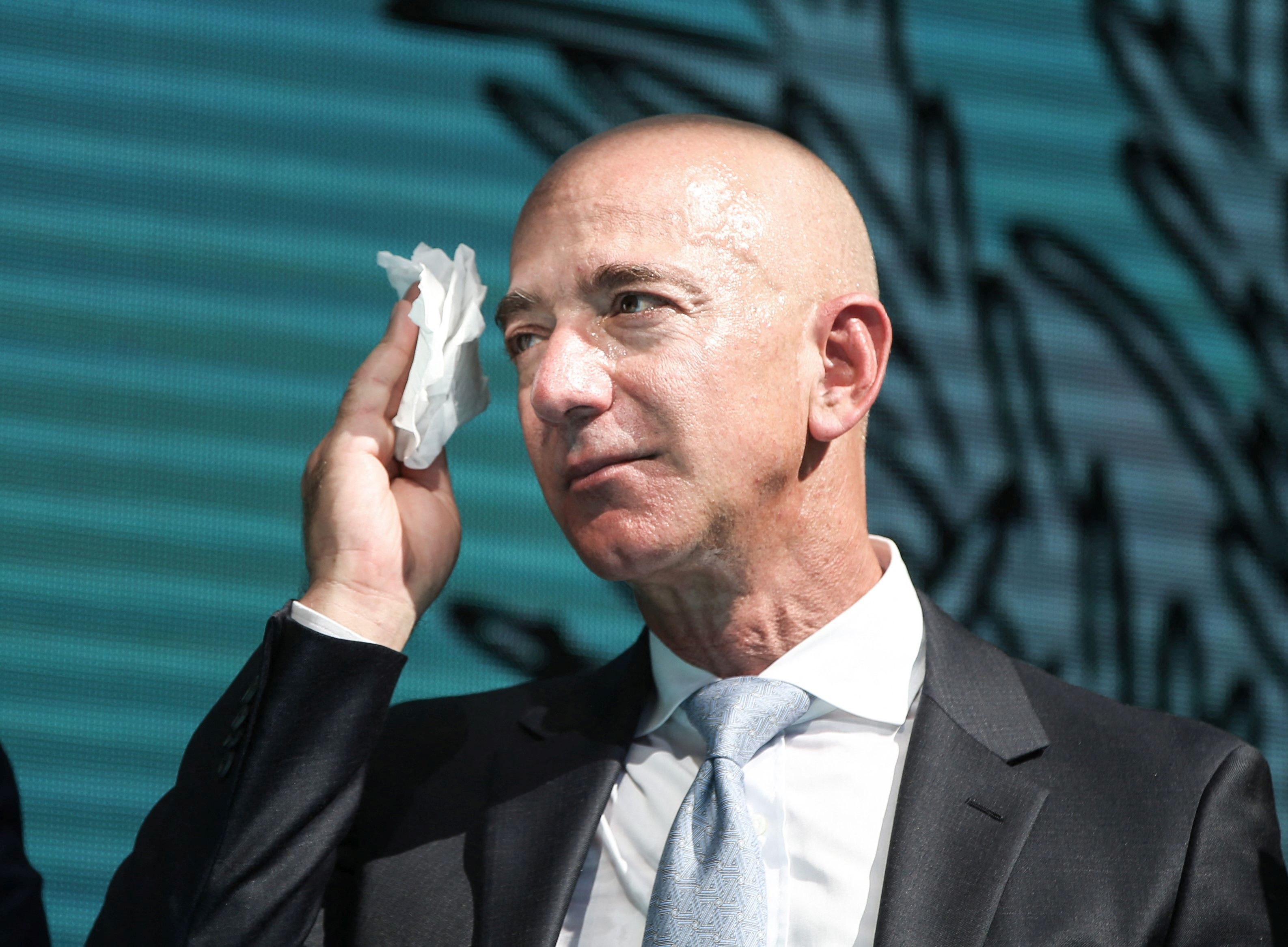 Amazon își reconsolidează poziția de lider în topul principalelor branduri la nivel mondial, cu o valoare de peste 680 mld. dolari. Giganții chinezi vin puternic din urmă, iar Europa continuă să piardă teren