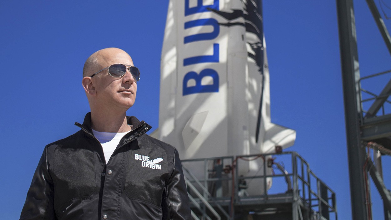 Cât va plăti omul care va călători în spațiu alături de Jeff Bezos, cel mai bogat om din lume