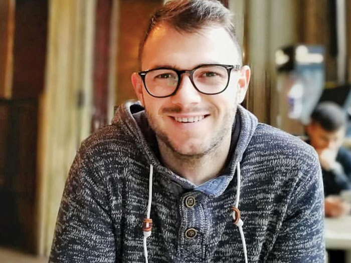 Povestea unui român, care a ajuns, de la face curățenie într-un oficiu poștal, la o afacere de sute de mii de euro