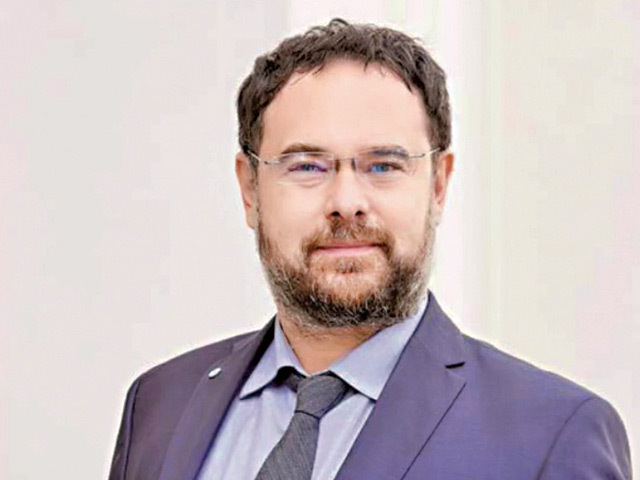 Cum arată estimările analiștilor financiari: curs de 5,02 lei/euro în 12 luni, rată medie a inflației de 4,11% și creștere economică de 5,8% la finalul anului. Indicele ROBOR la 3 luni, cel mai folosit indicator pentru credite, va crește la 2,17%