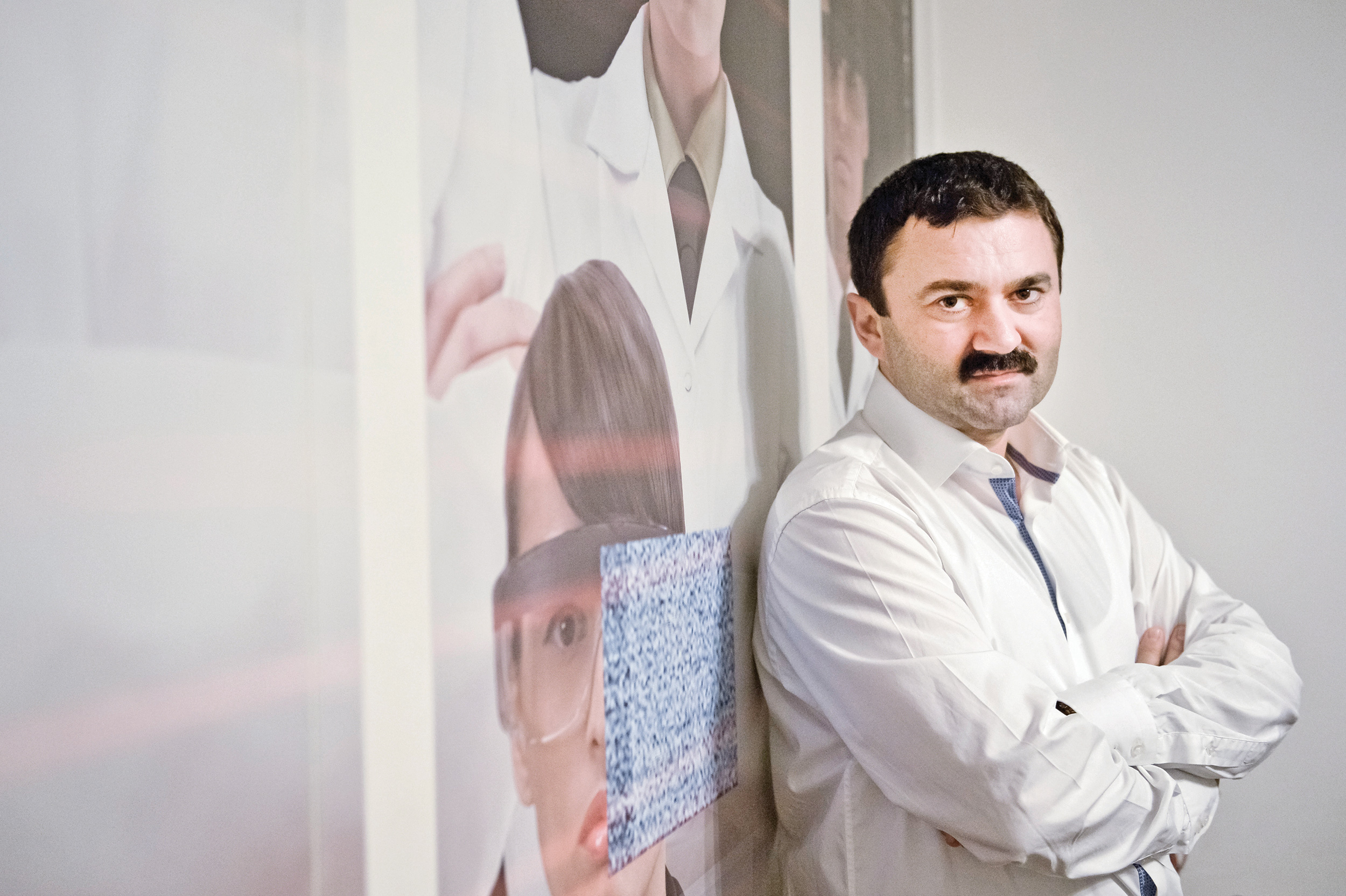 Povestea unui antreprenor român care, deși a călătorit în destinații de vis, tot în țara noastră a revenit: „Nicăieri nu m-am simțit atât de bine cum mă simt aici, pe dealul acesta, la mine în sat”