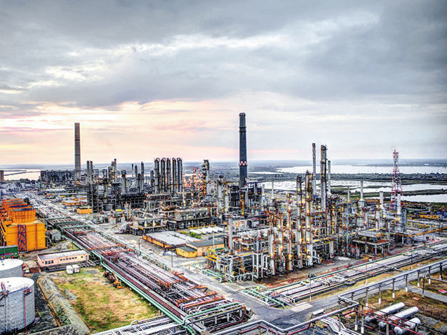 Rompetrol Rafinare: starea celor doi colegi transferați la București este stabilă, în comă indusă