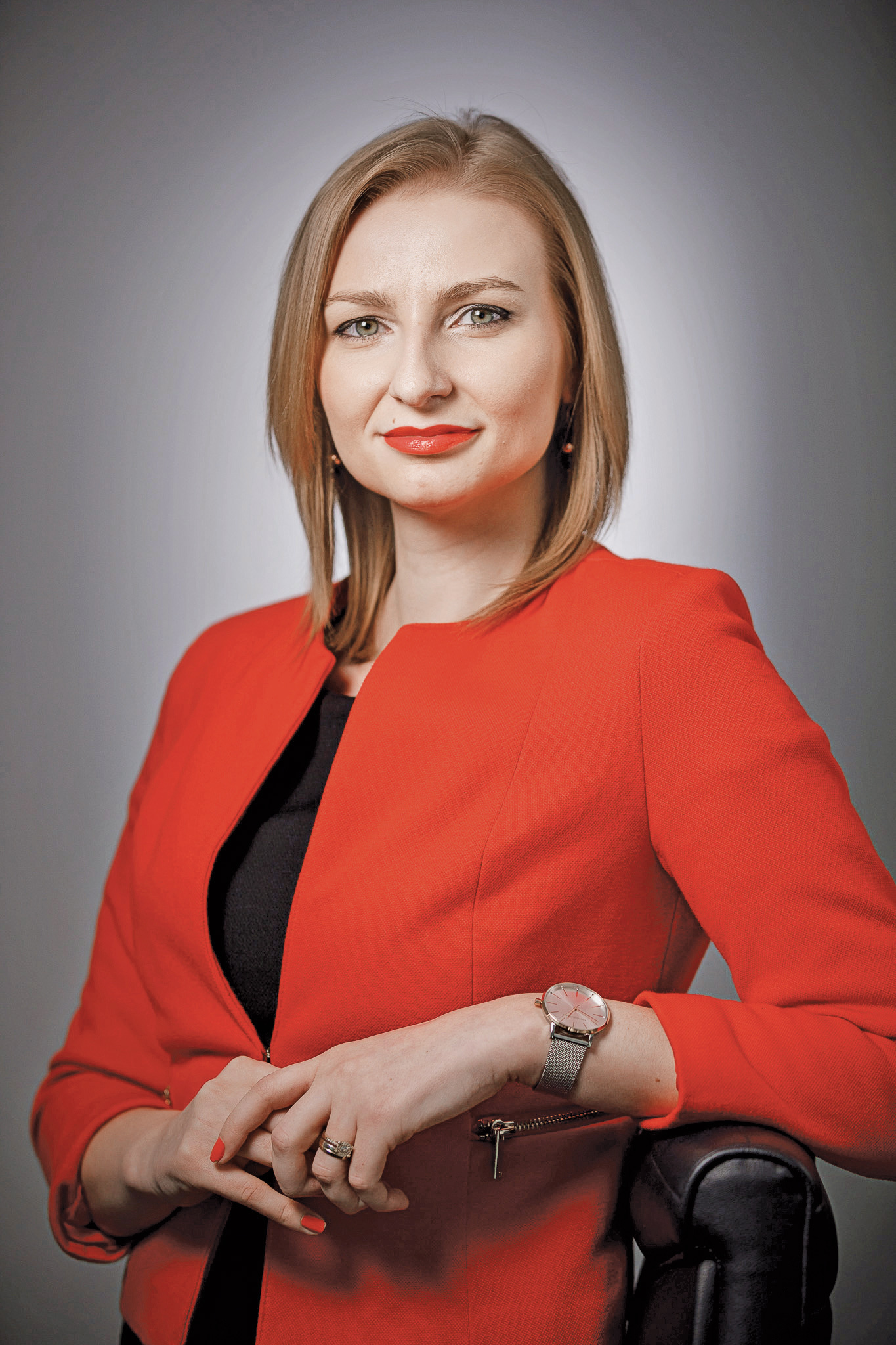Tânăra din România care la doar 23 de ani, în urma unui interviu, a devenit CEO-ul uneia dintre cele mai mari companii internaționale de brokeraj în asigurări