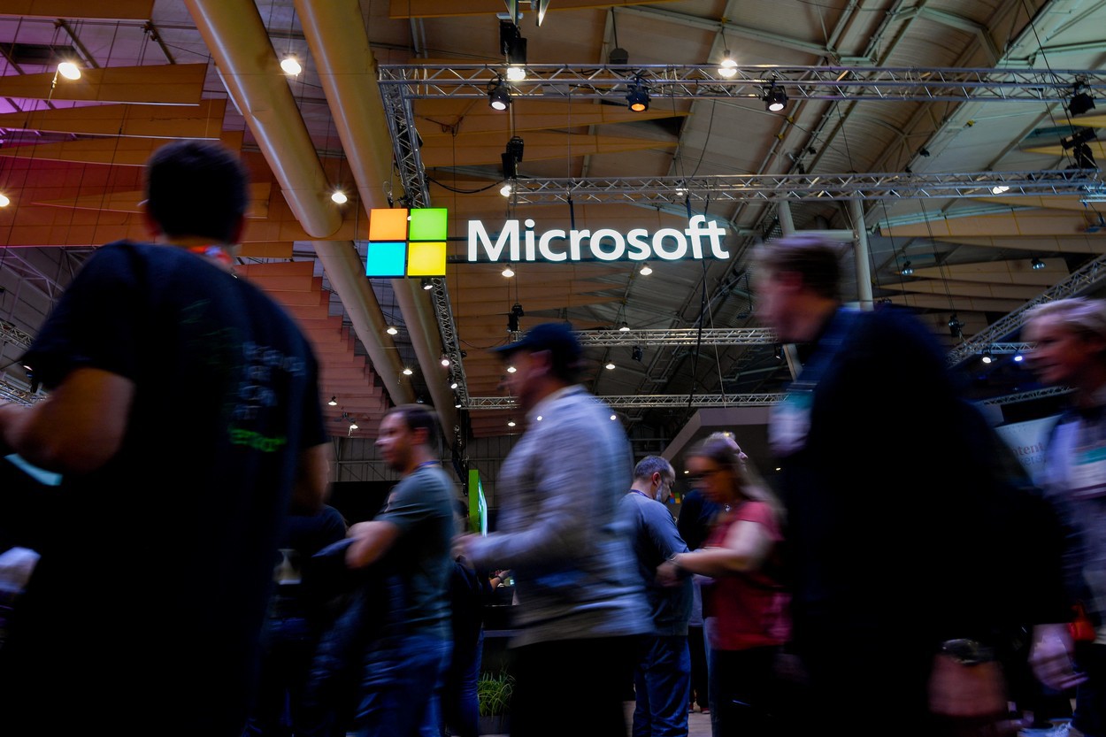 Microsoft înregistrează cel mai profitabil trimestru din istoria companiei. Acțiune scad cu 2,5% întrucât investitorii s-au obișnuit ca gigantul să întreacă așteptările pieței