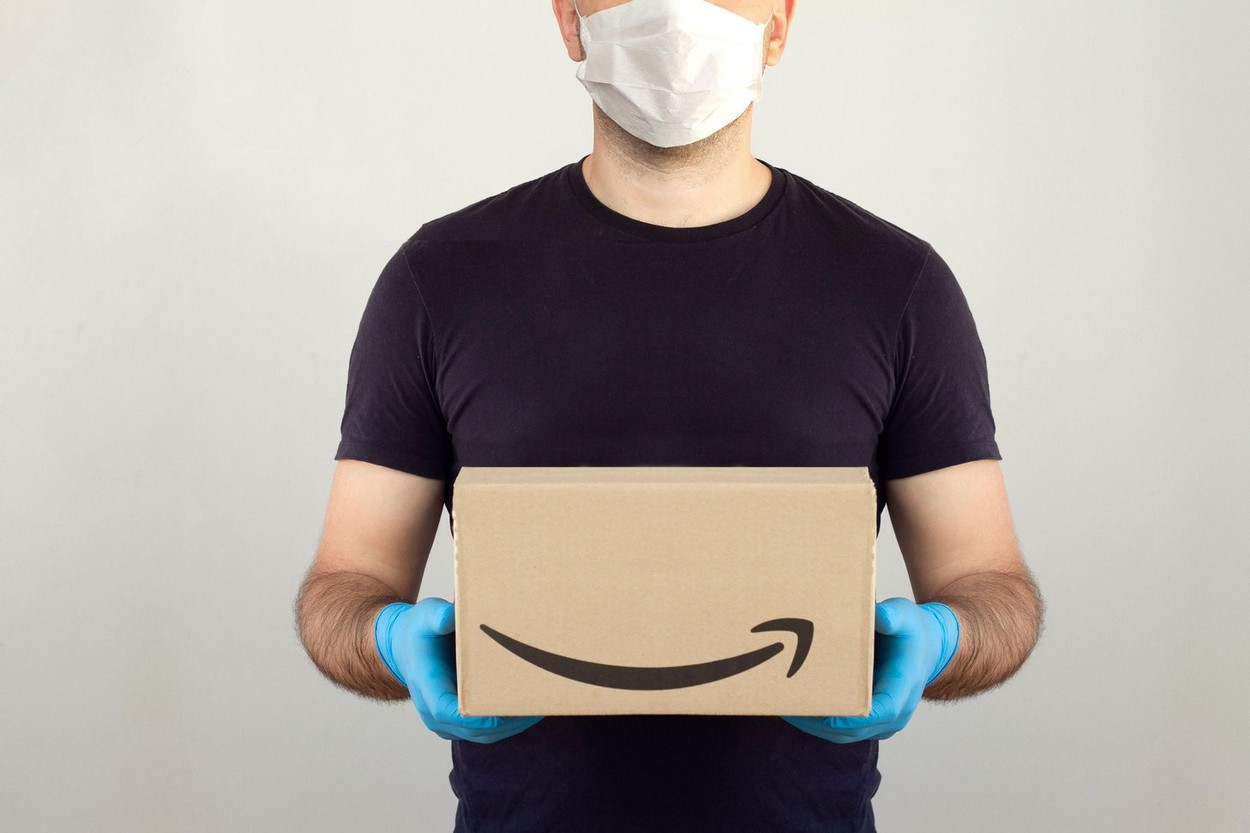 Un fost angajat Amazon spune că aproape și-a pierdut casa după ce a fost concediat de către un algoritm al companiei